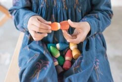 Grapat Holzspielzeug Regenbogen Zwerge -Schulschätze Markt 10018580 Grapat Holzspielzeug Regenbogen Zwerge 4