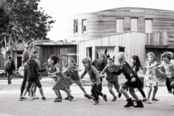 Insights Worldwide - Einblicke Weltweit -Schulschätze Markt 4